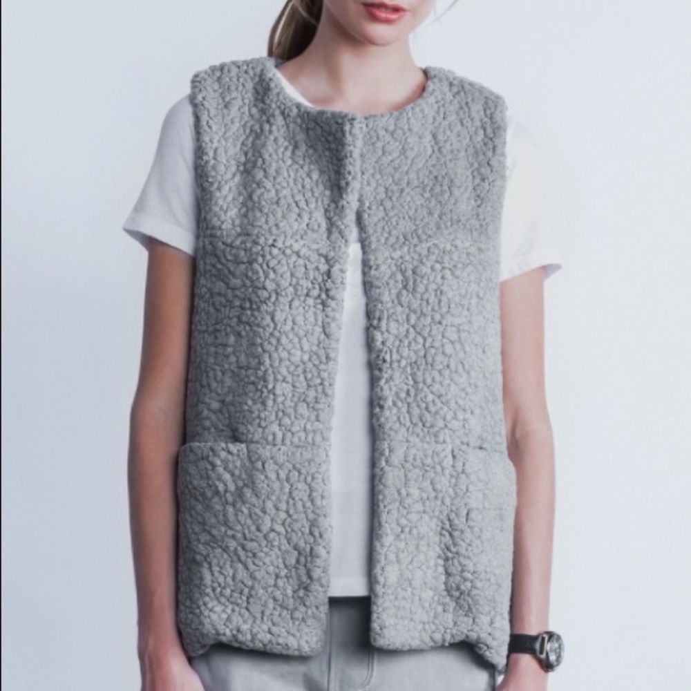 NWT Garbe Luxe Women’s Sherpa Vest in Gray